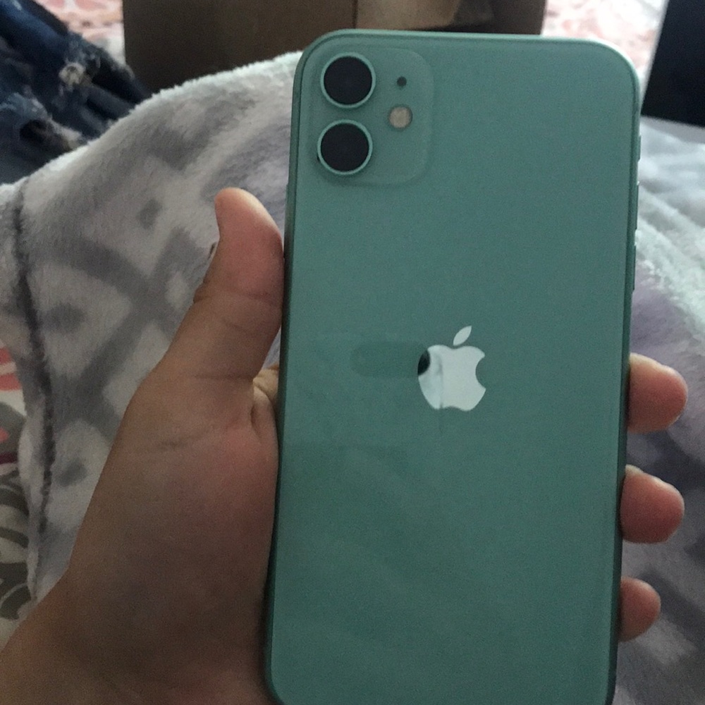 iphone 11 - Picture 3 of 3